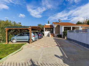 Holiday Home Nena by Interhome